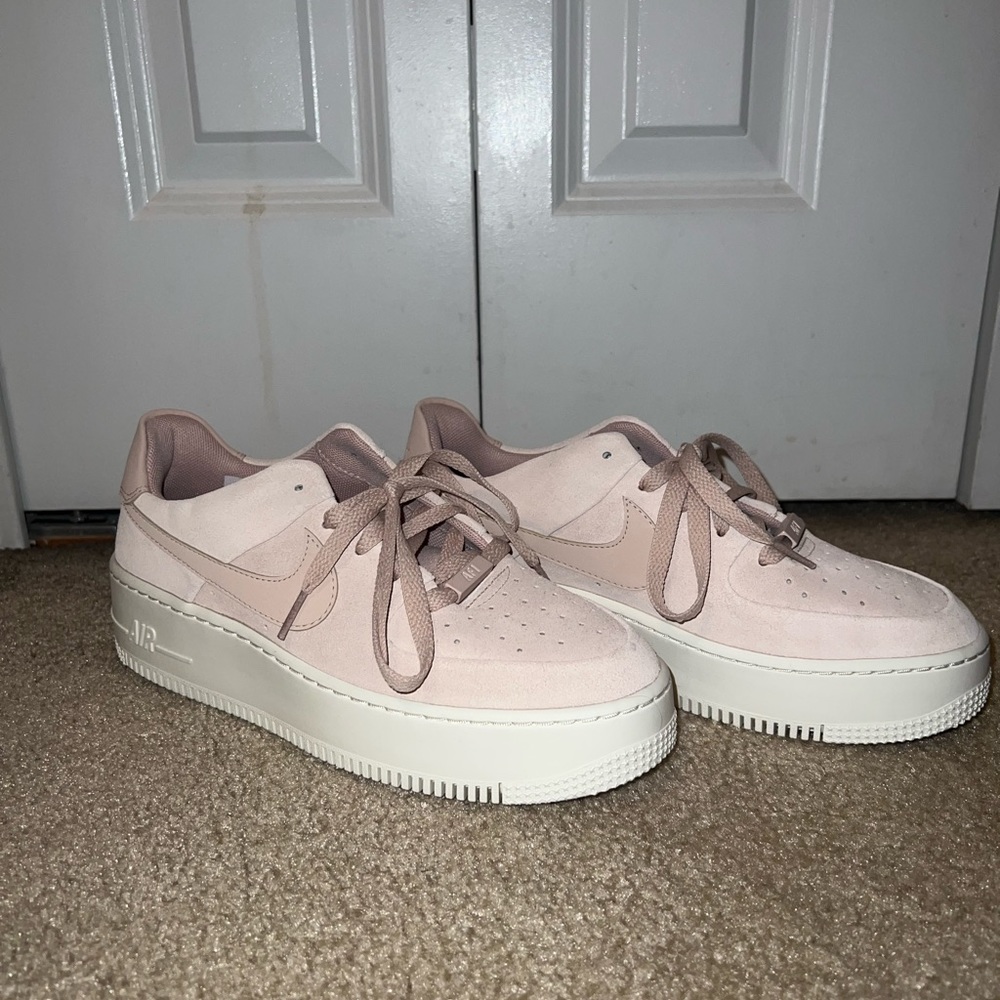 Womens Nike Air Force 1